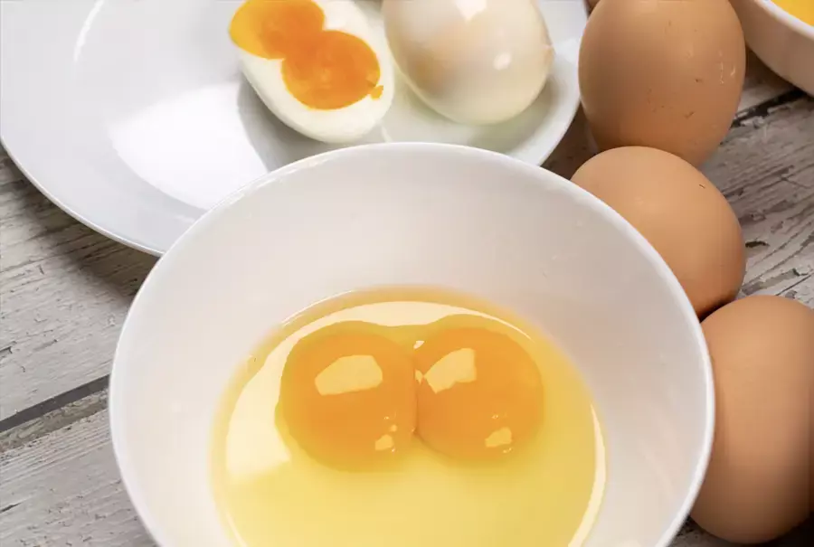 Double yolk eggs UAE – rare organic eggs by Gardenz